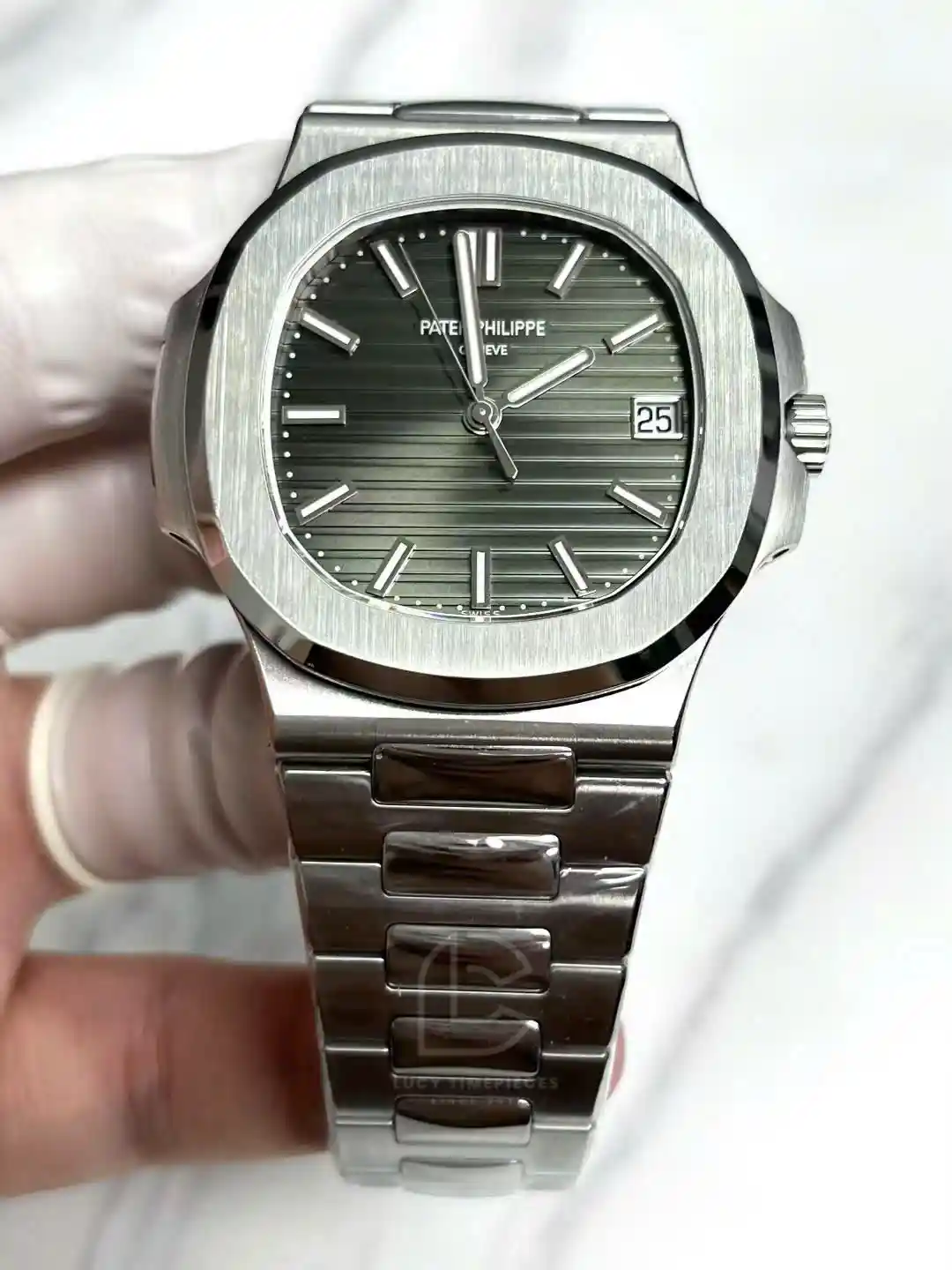Patek Philippe Nautilus 5711A Green 40mm Custom MODIFY 2026 – Handcrafted Version